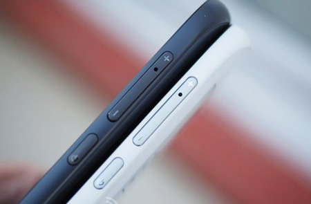 ارائه گوشی با دو صفحه نمایش1